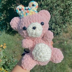 bear with a frog hat